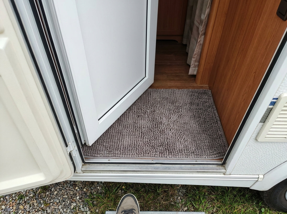 Doormat_fits_caravan_doorway_202605042046.jpeg__PID:60b4397e-e627-4bd5-b74b-0f765b4245dc